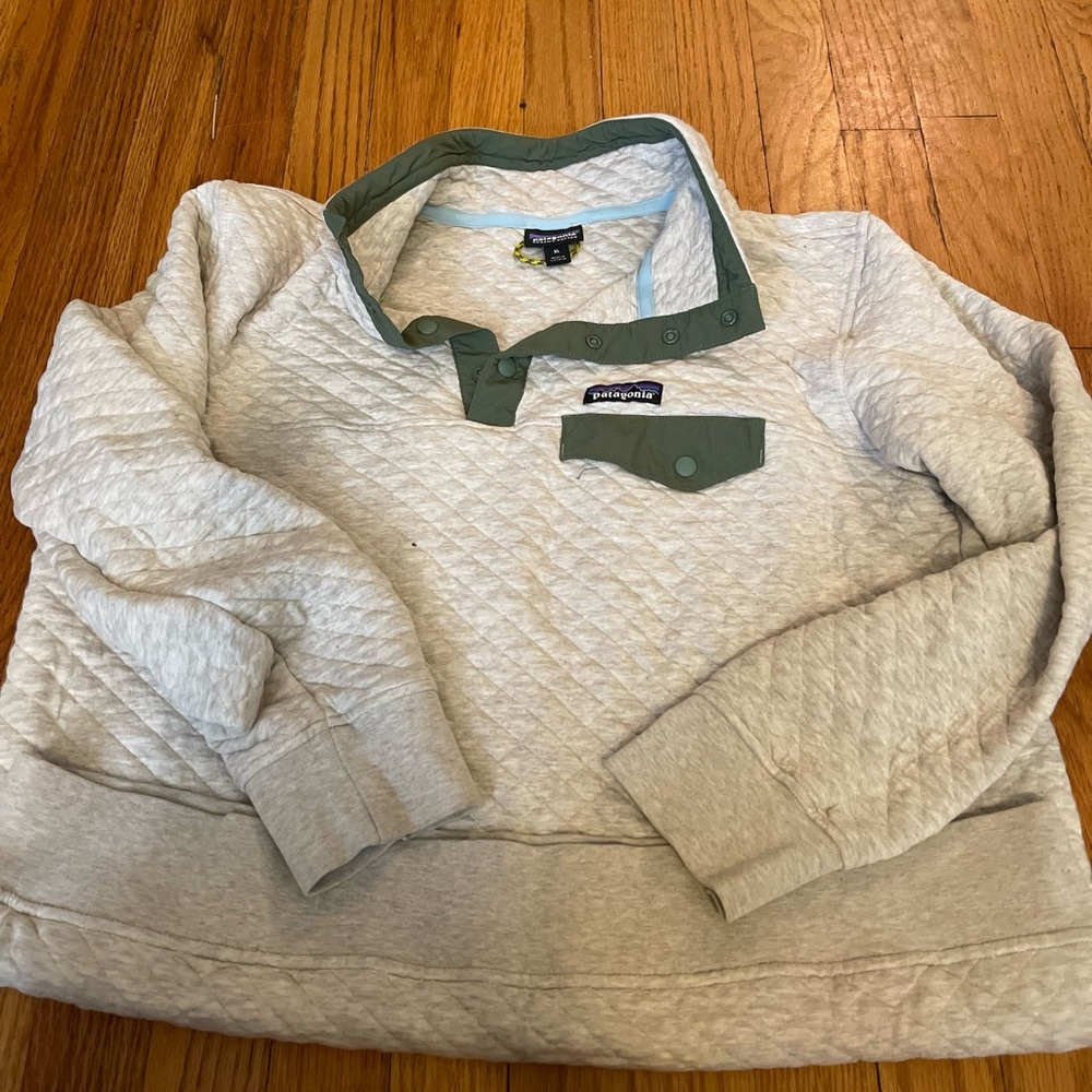 XL Patagonia quilted pull over